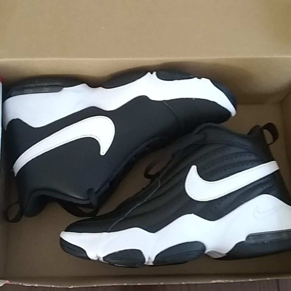 Nike Air Core Force athletic shoes-NEW